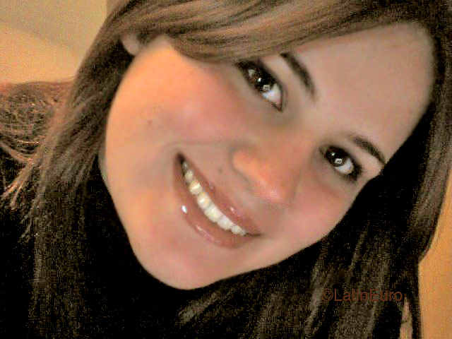 Date this pretty Brazil girl Suelen from ICARA B4468