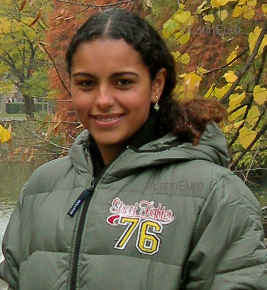 Date this athletic Brazil girl Vanessa- from FORTALEZA B4497