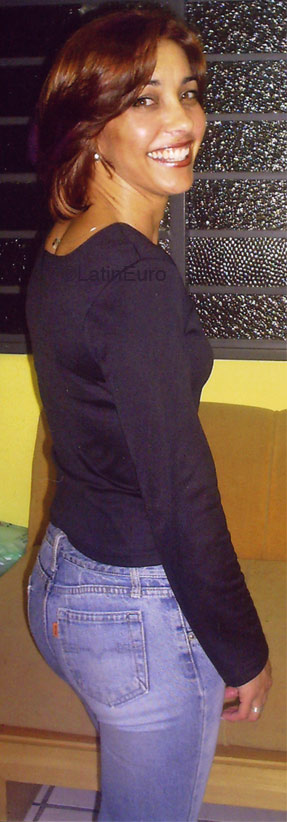 Date this happy Brazil girl Teresinha from CURITIBA B4574