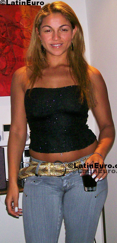 Date this delightful Brazil girl Daniele from Juiz de Fora B462