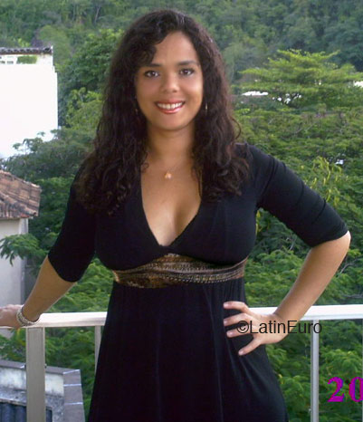 Date this tall Brazil girl Andrea from RIO DE JANEIRO B4651