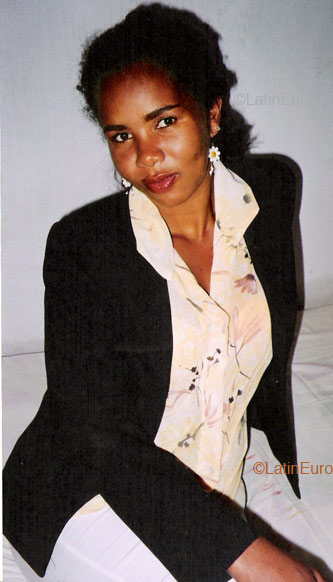 Date this good-looking Brazil girl Fabiana from FEIRA DE SANTANA B4663