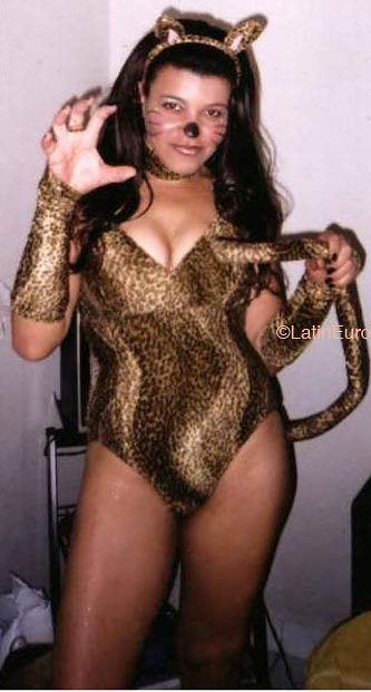 Date this pretty Brazil girl Elis from VARGINHA B4698