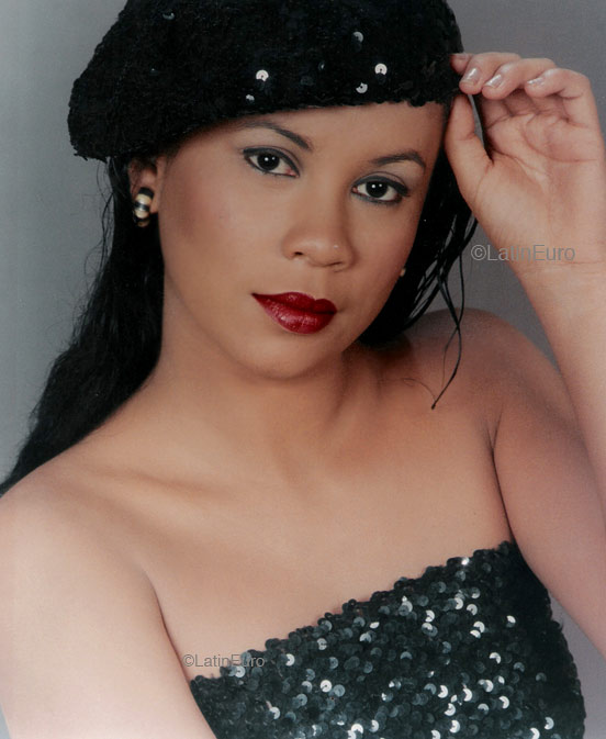 Date this gorgeous Brazil girl Tayna from MANAUS B4701