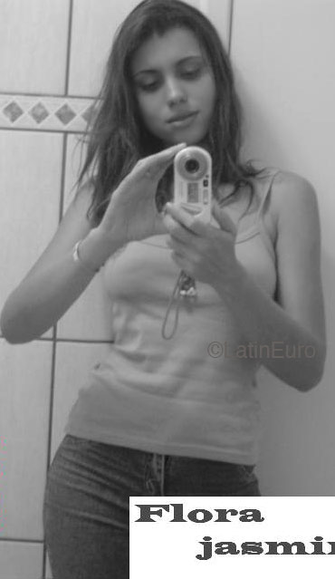 Date this georgeous Brazil girl Flora from ARACAJU B4705