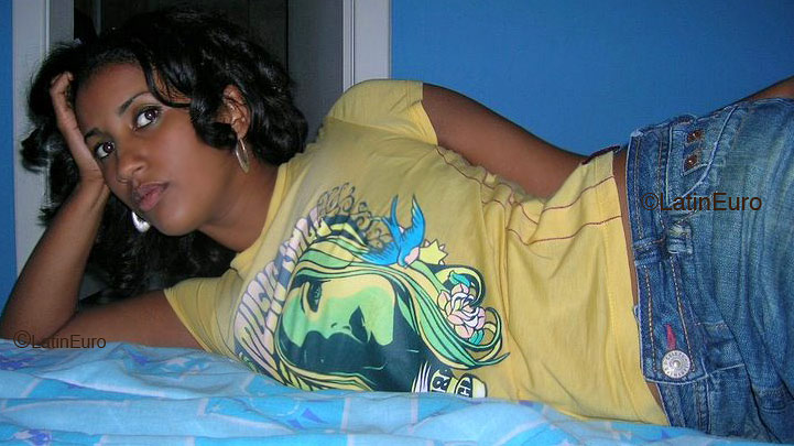 Date this attractive Brazil girl Carla from CAMACARI B4766