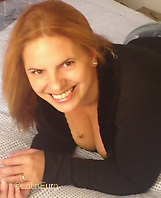 Date this voluptuous Brazil girl Patricia from  B4775