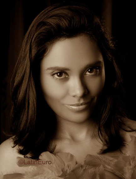 Date this hot Brazil girl Ana from SAO PAULO B4781