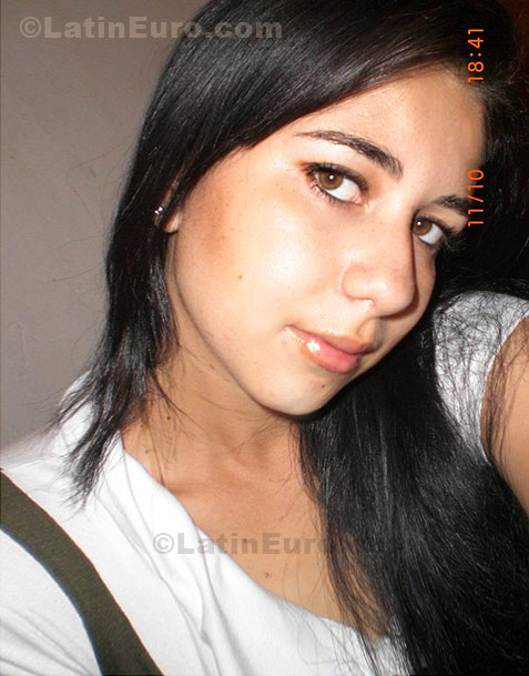 Date this lovely Brazil girl Anna from Petrolina B481