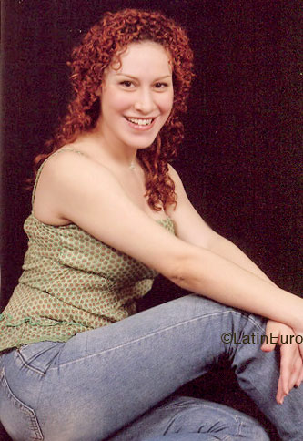 Date this charming Brazil girl Deborah from BRASILIA B4996