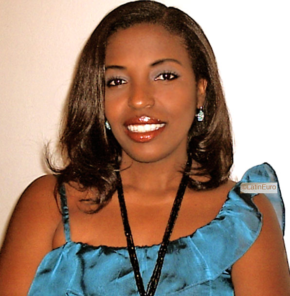 Date this hot Brazil girl Ana from Salvador B5018