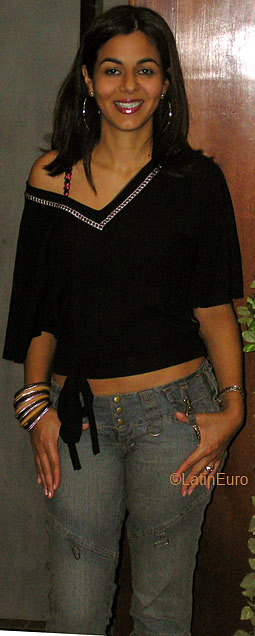 Date this cute Brazil girl Maria from GOIANIA B5068