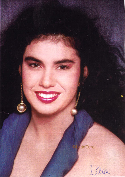 Date this nice looking Brazil girl Lilia from RIO DE JANEIRO B5090