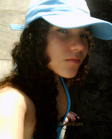 Date this lovely Brazil girl Ariana from RIO DE JANEIRO B5100