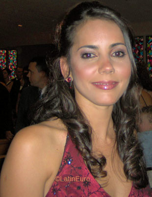 Date this gorgeous Brazil girl Alessandra from  B5143