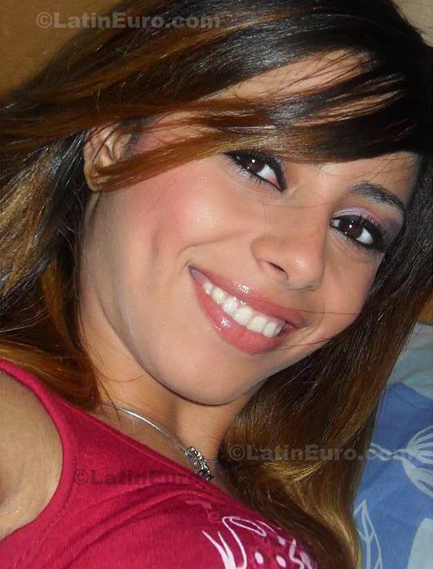 Date this good-looking Brazil girl Juliana from Rio de Janeiro B524