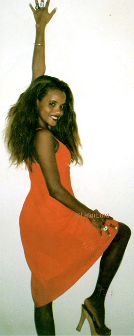 Date this sensual Brazil girl Edilene from SALVADOR B5241