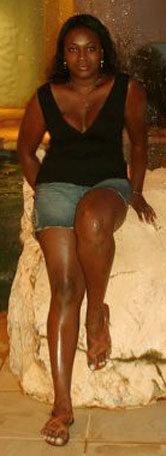 Date this nice looking Brazil girl Roberta from SAO PAULO B5345