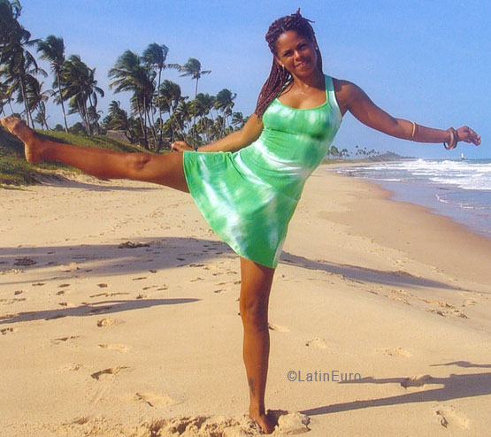 Date this lovely Brazil girl Renata from SALVADOR B5348