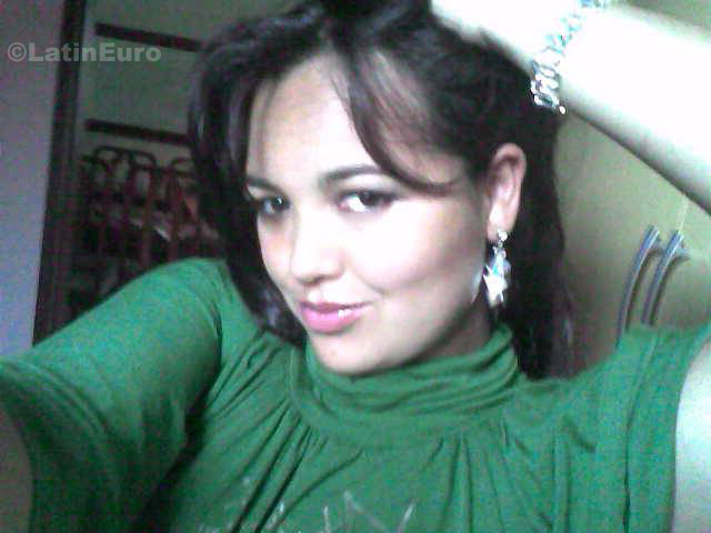 Date this young Brazil girl Adrielly from Alfredo Vasconcelos B537