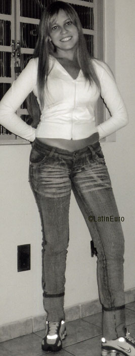 Date this gorgeous Brazil girl Ellen from JUNDIAI B5674