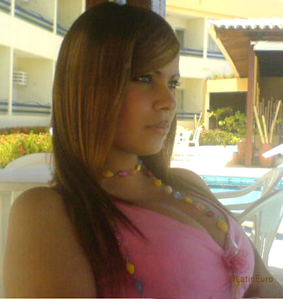 Date this hard body Brazil girl Marta from RECIFE B5701