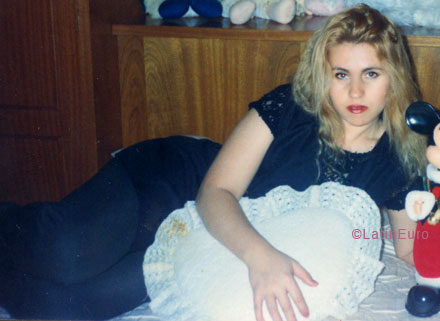 Date this fun Brazil girl Helenice from BARRETOS B5733