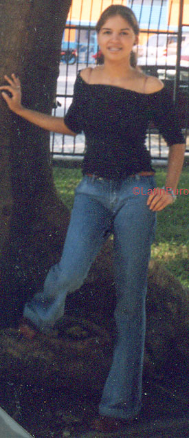 Date this nice looking Brazil girl Raquel from SAO PAULO B5775