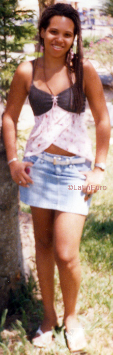 Date this happy Brazil girl Ana from GUARAPARI B5915