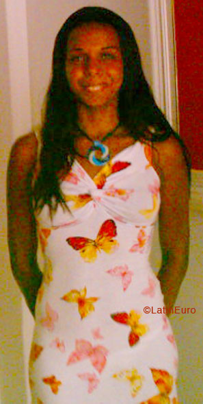 Date this sultry Brazil girl Claudia from SALVADOR B5921