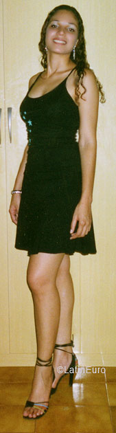 Date this nice looking Brazil girl Debora from PORTO VELHO B5957