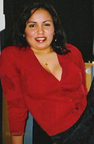 Date this attractive Brazil girl Sara from CAUCAIA B6039