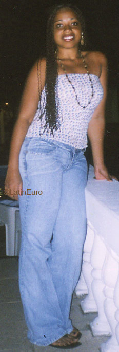 Date this nice looking Brazil girl Ligia from AIMORES B6090