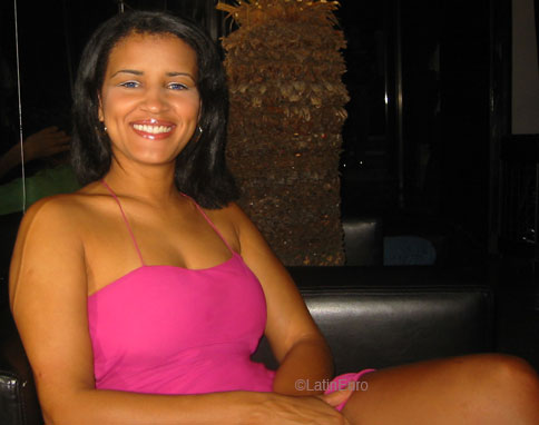 Date this athletic Brazil girl Fernanda from  B6187