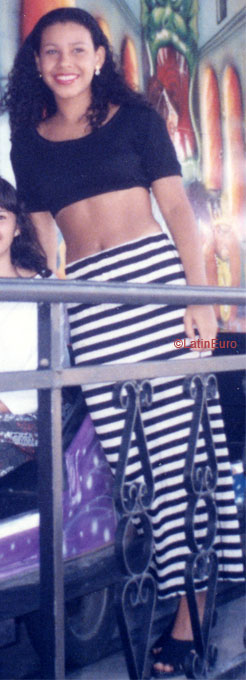 Date this happy Brazil girl Ana from RECIFE B6239