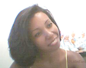 Date this athletic Brazil girl Simone from  B6275