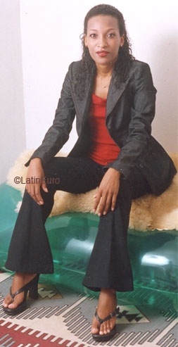 Date this voluptuous Brazil girl Valdely from SALVADOR B6391