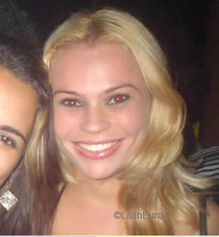 Date this funny Brazil girl Hevellin from PORTO B6436