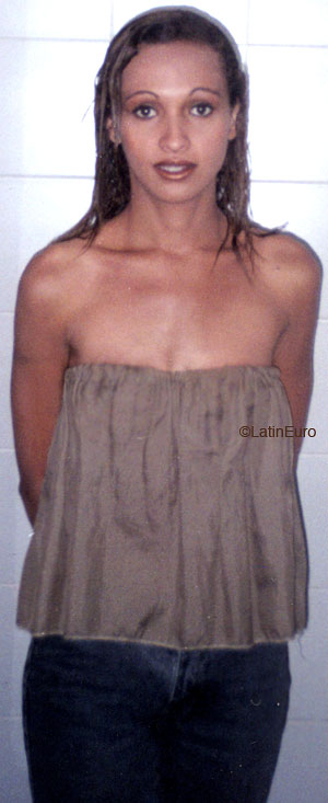 Date this athletic Brazil girl Fabiana from LEME B6460