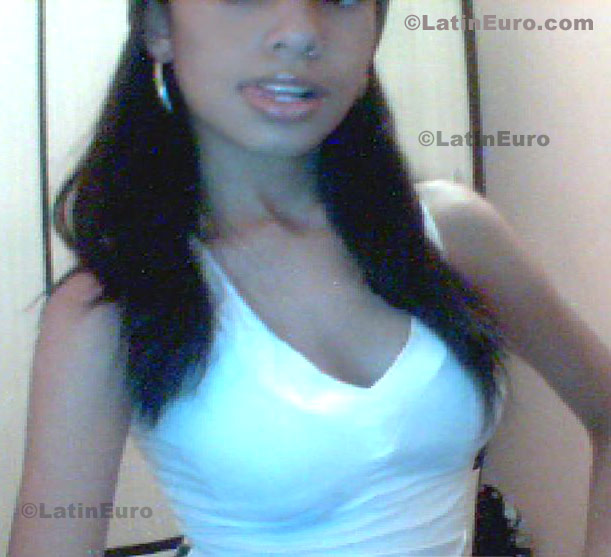 Date this funny Brazil girl Debora from Orlandia B665