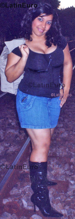 Date this hot Brazil girl Aline from Governador Valadares B666