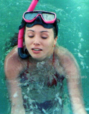 Date this happy Brazil girl Nivea from FORTALEZA B6661