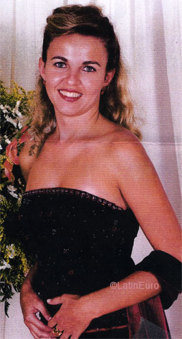 Date this nice looking Brazil girl Karen from ITAPEMA B6675