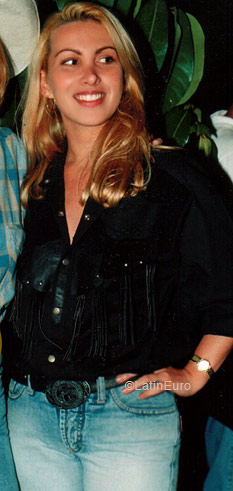 Date this athletic Brazil girl Nara from SAO PAULO B6686