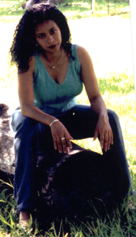 Date this attractive Brazil girl Silvana from LONDRINA B6703