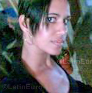 Date this tall Brazil girl Debora from Salvador B678