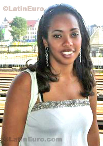 Date this happy Brazil girl Michelle from Santos B69