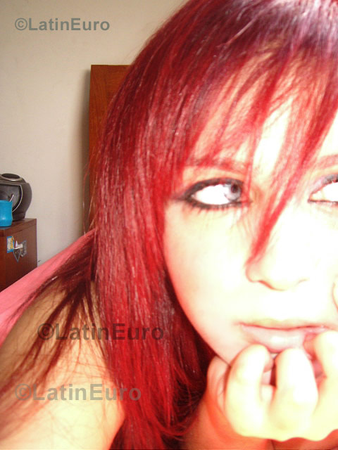 Date this delightful Brazil girl Aline from Belo Horoizonte B700