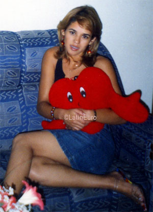 Date this charming Brazil girl Junia from ARCOS B7027