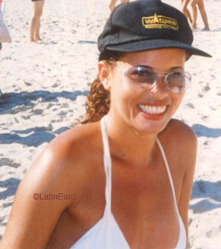 Date this good-looking Brazil girl Tania from LONDRINA B7039